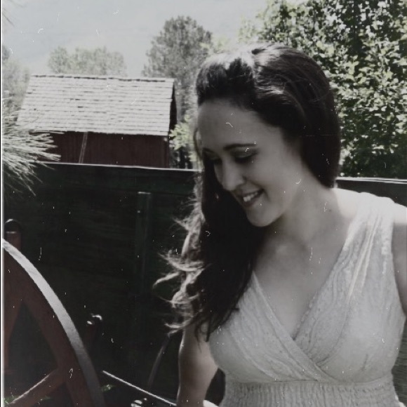 Meet your Posher, Lani - Picture 1 of 1